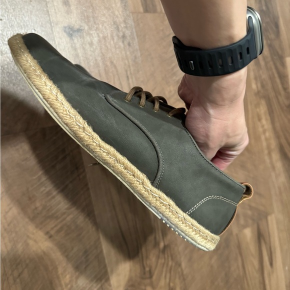 Shoes - Picture 2 of 5